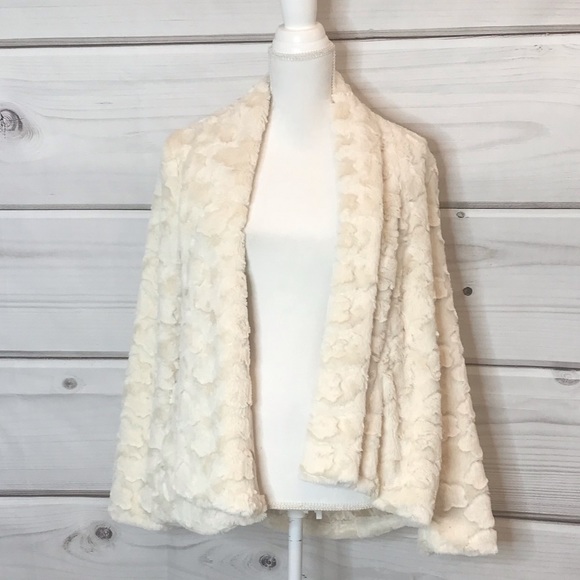 Entro Ivory Faux Fur Jacket - Picture 1 of 5